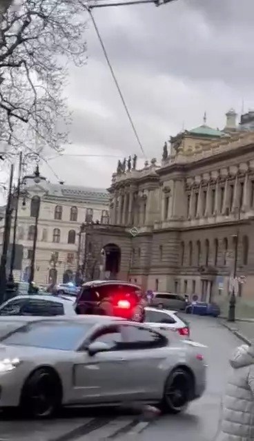 Стрельба в центре Праги - есть погибшие (ФОТО) (Обновлено)