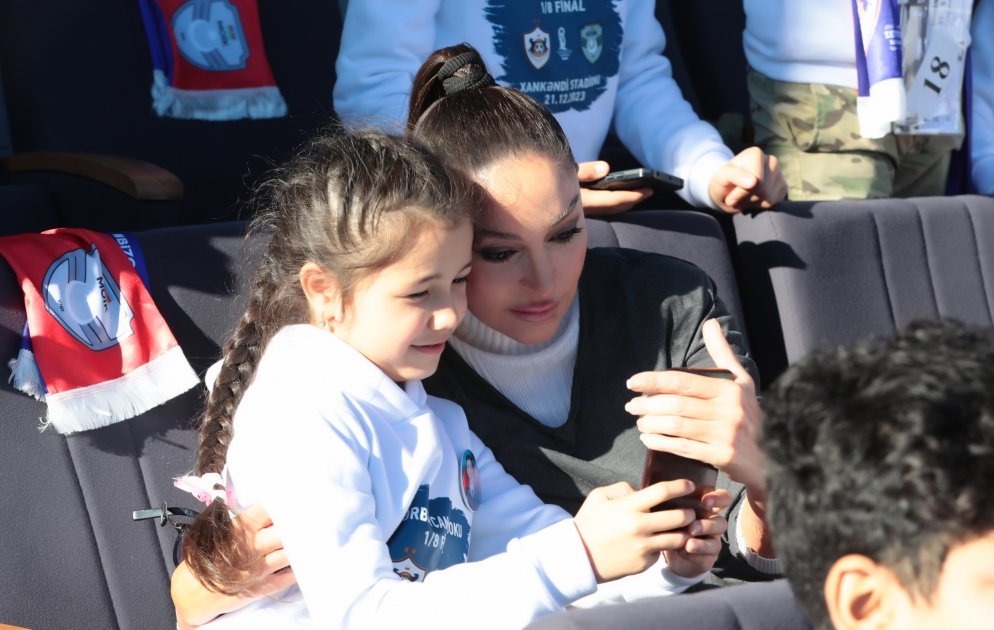 Footage of President Ilham Aliyev and First Lady Mehriban Aliyeva with children of martyrs (PHOTO)