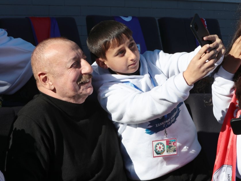 Footage of President Ilham Aliyev and First Lady Mehriban Aliyeva with children of martyrs (PHOTO)