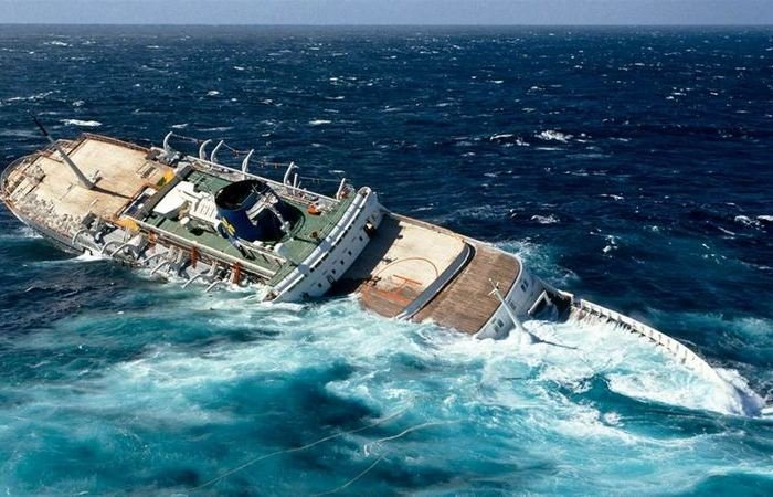 Andaman dənizində Tailand hərbçiləri batmış gəmidən 73 nəfərin xilas edib