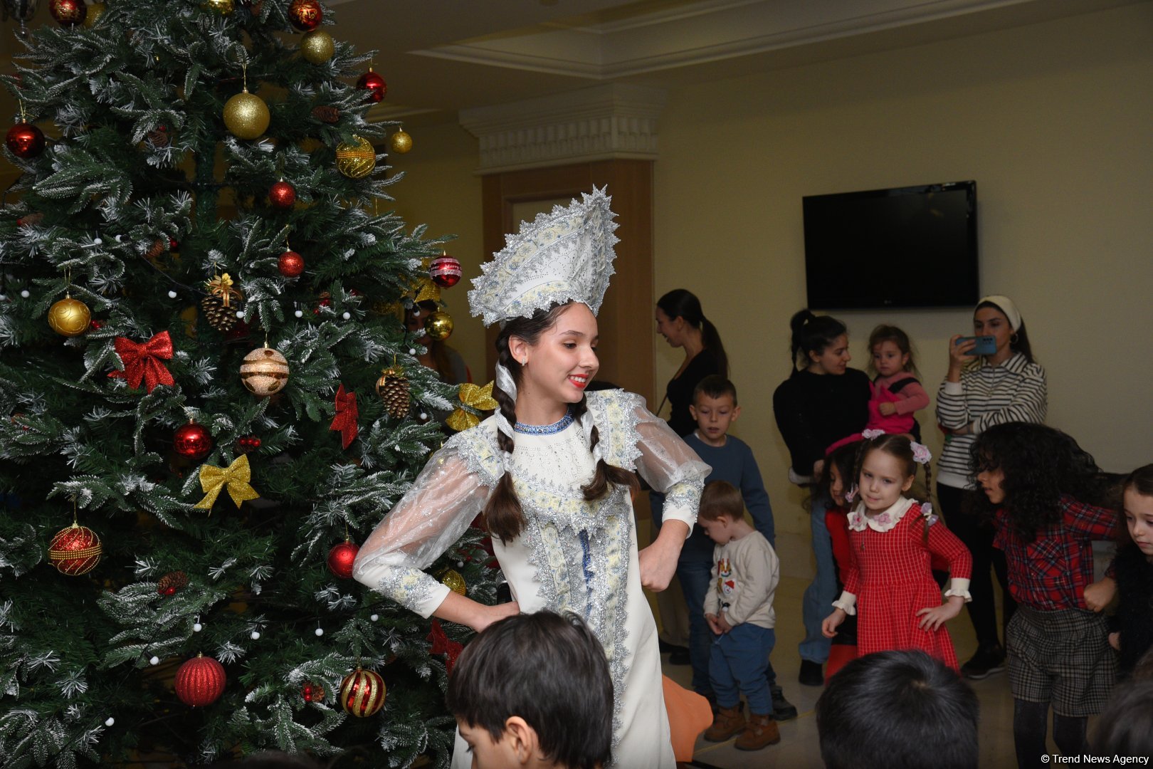 Волшебство праздника в Киноцентре "Низами" - красочное представление  "Новогодняя сказка" (ФОТО)