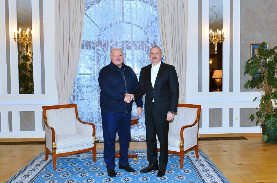 Президент Ильхам Алиев встретился в Санкт-Петербурге с Президентом Александром Лукашенко (ВИДЕО/ФОТО)