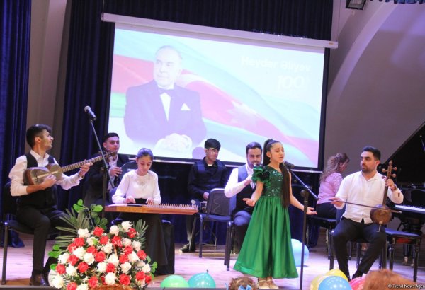 Центральная школа искусств Гара Гараева и Музыкальная школа вокала Фидан Гаджиевой провели благотворительный концерт (ФОТО)