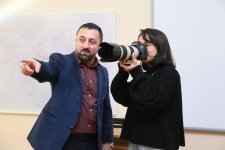 Как снять Новый год? В Бакинском Славянском университете прошел мастер-класс по фотоискусству (ФОТО)