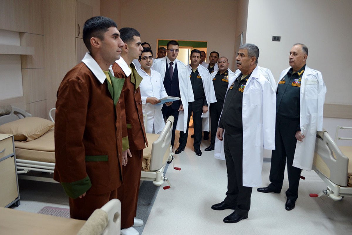 В канун праздников руководство минобороны Азербайджана посетило госпиталь (ВИДЕО)