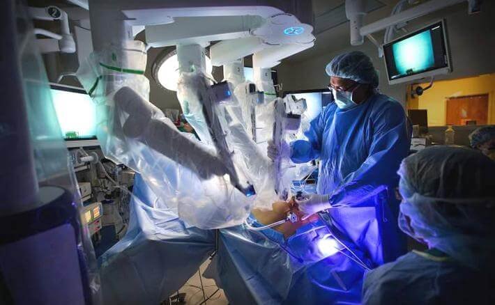 Иран и Индонезия договорились открыть центр роботизированной хирургии