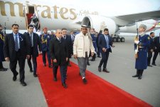 Президент Объединенных Арабских Эмиратов прибыл с официальным визитом в Азербайджан (ФОТО)