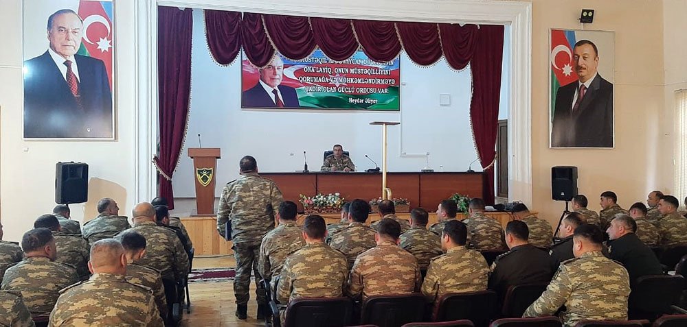 В азербайджанской армии проведены сборы с офицерами по идеологической работе и психологами