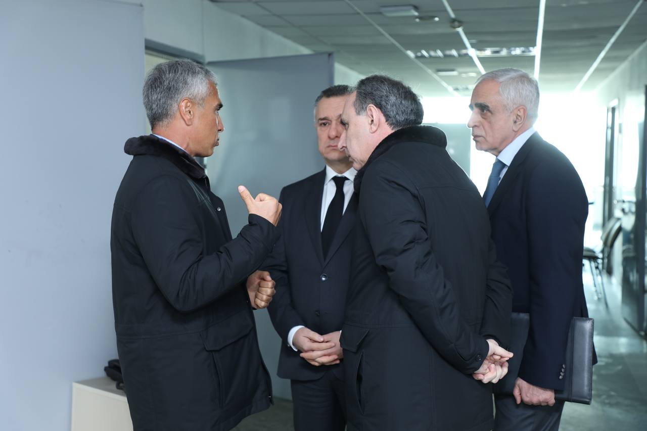 Several Azerbaijani officials visit Republican Perinatal Center (PHOTO)