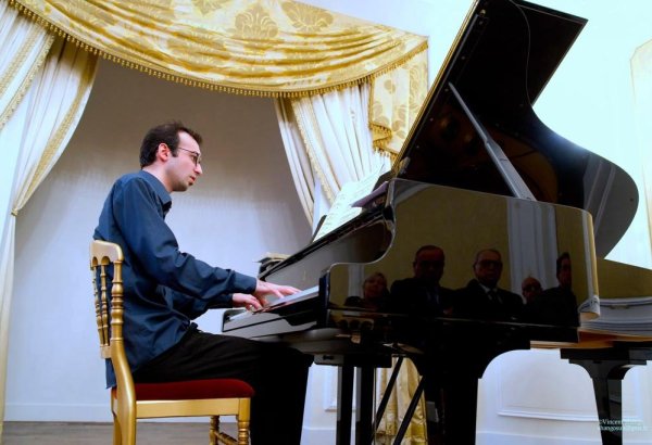 В Париже прошел вечер мировой классической музыки Эльданиза Алекберзаде (ВИДЕО, ФОТО)