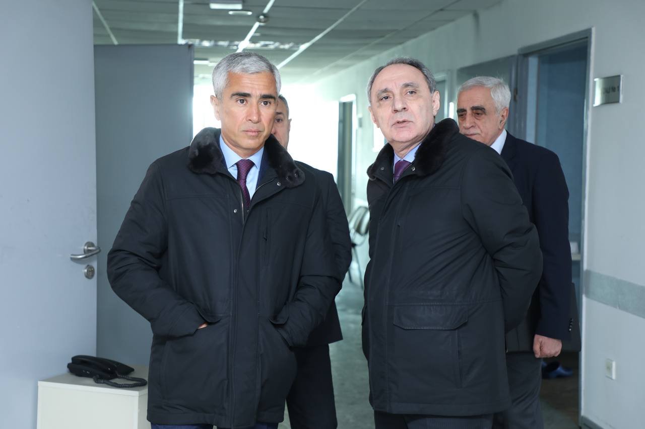Ряд официальных лиц Азербайджана посетили Республиканский перинатальный центр (ФОТО)