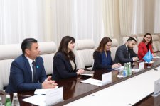 В минздраве Азербайджана прошла встреча с региональным директором ЮНИСЕФ (ФОТО)