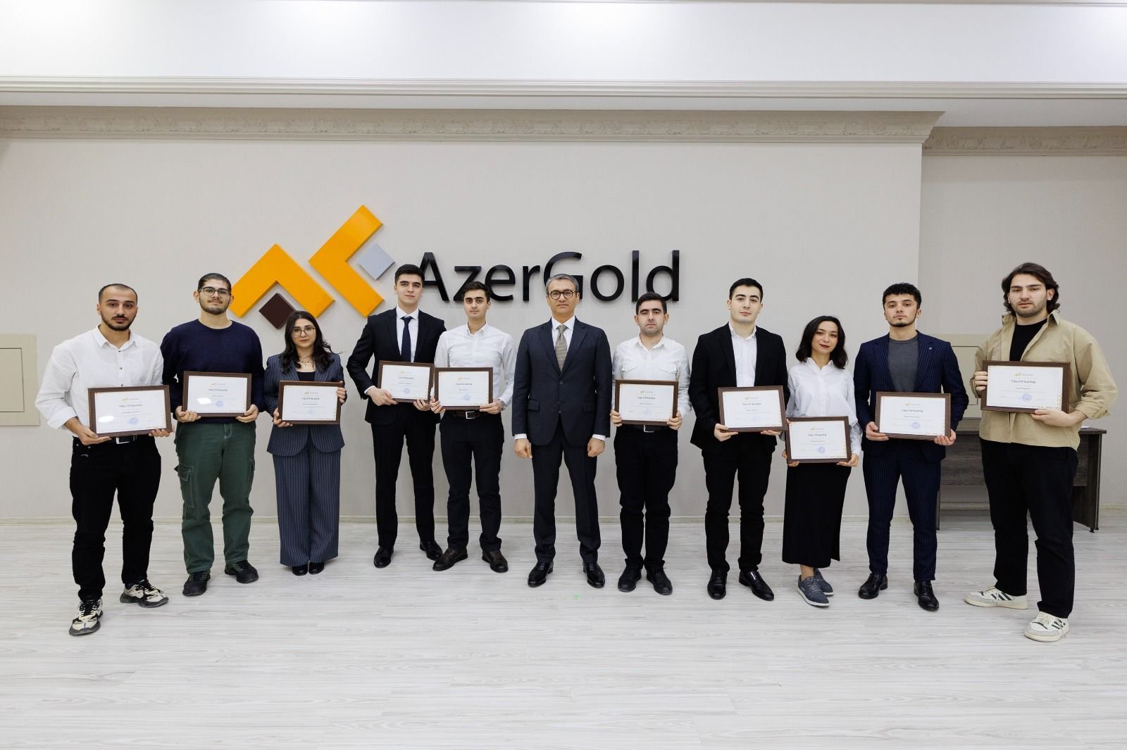 Награждены победители очередных стипендиальных программ ЗАО «AzerGold» (ФОТО)