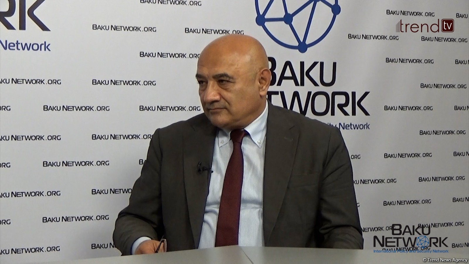 Азербайджан и Армения должны двигаться в сторону мира - Фархад Халилов в передаче "Диалог с Тофиком Аббасовым" (ФОТО/ВИДЕО)