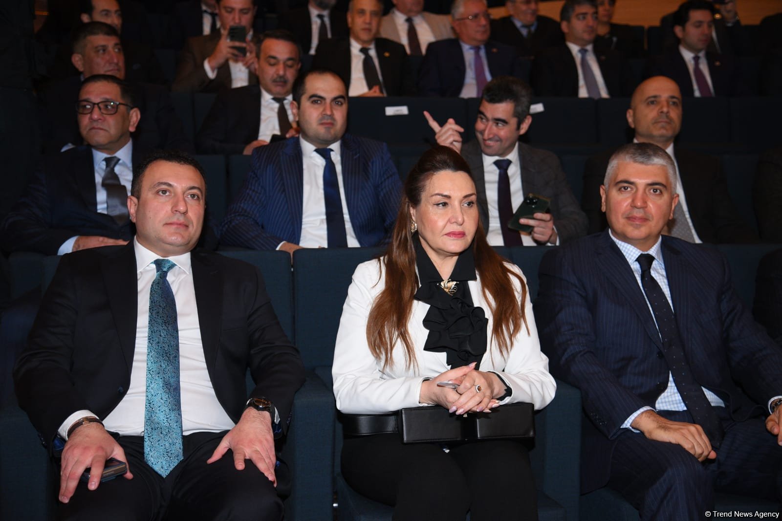 Baku hosts "State-business partnership: basis of sustainable economy" conference (PHOTO)