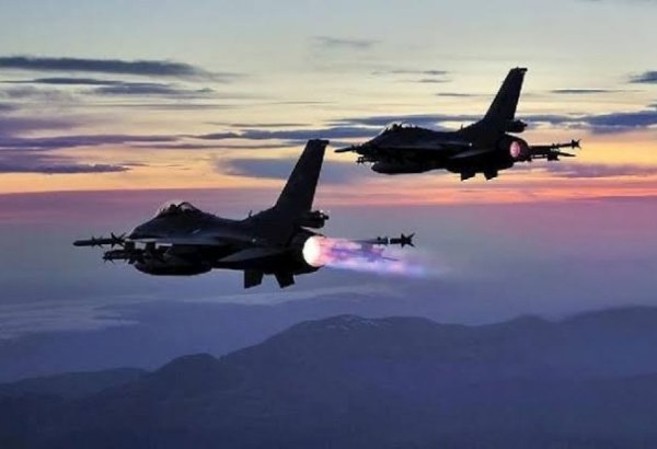 ВВС Турции провели операцию против террористов на севере Сирии и Ирака