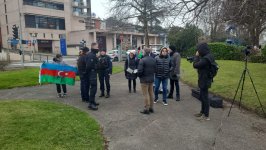 Во Франции в связи с актом вандализма против памятника Натаван прошла акция протеста (ФОТО)