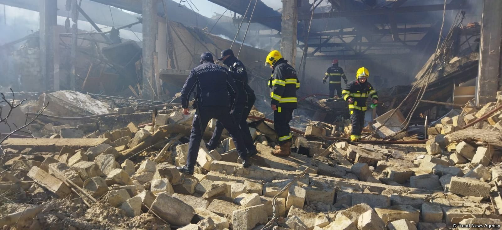 Поисково-спасательные работы на месте взрыва в Баку завершены