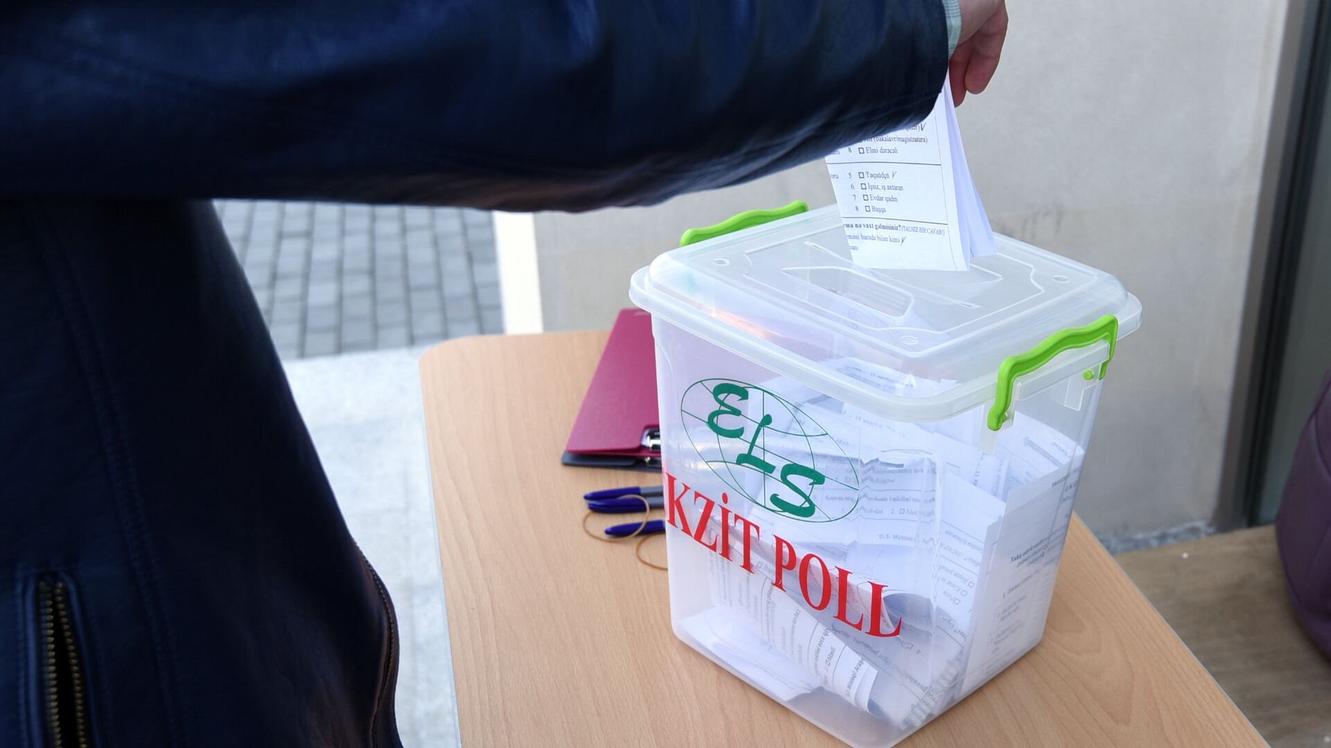 Azerbaijan counts organizations urging for exit poll at presidential election