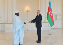 President Ilham Aliyev accepts credentials of incoming ambassador of Senegal (PHOTO)