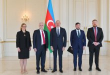 President Ilham Aliyev receives credentials of newly appointed ambassador of U.S. to Azerbaijan (PHOTO)