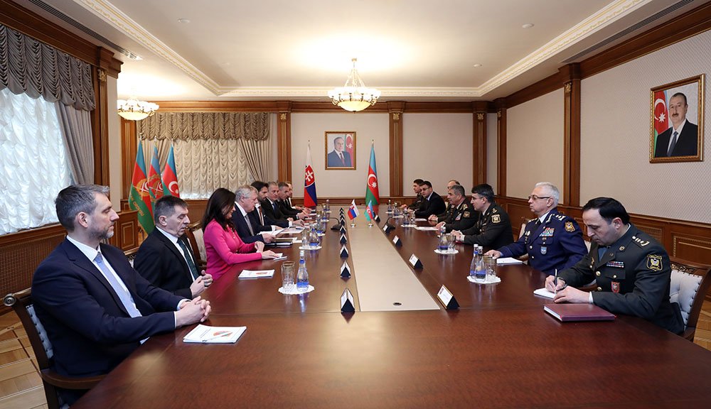 Azerbaijan's Defense Minister meets Slovak counterpart (VIDEO)