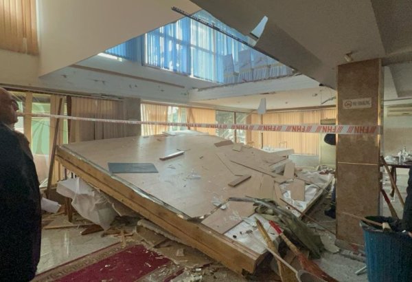Прокуратура расследует факт обрушения потолка дома для церемоний в Баку