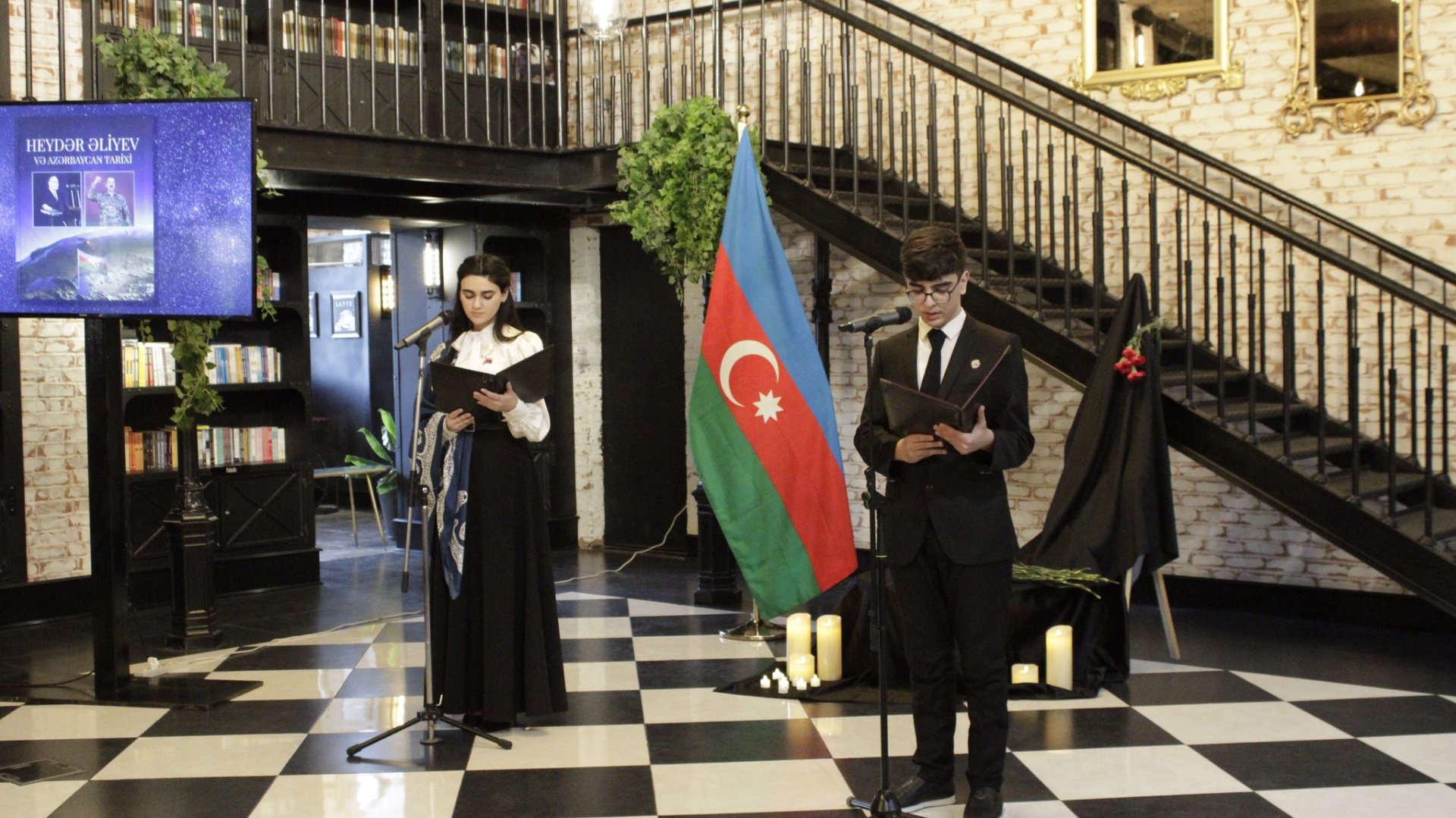 В Бакинском книжном центре прошел вечер "20 Января – дорога к независимости" (ФОТО)