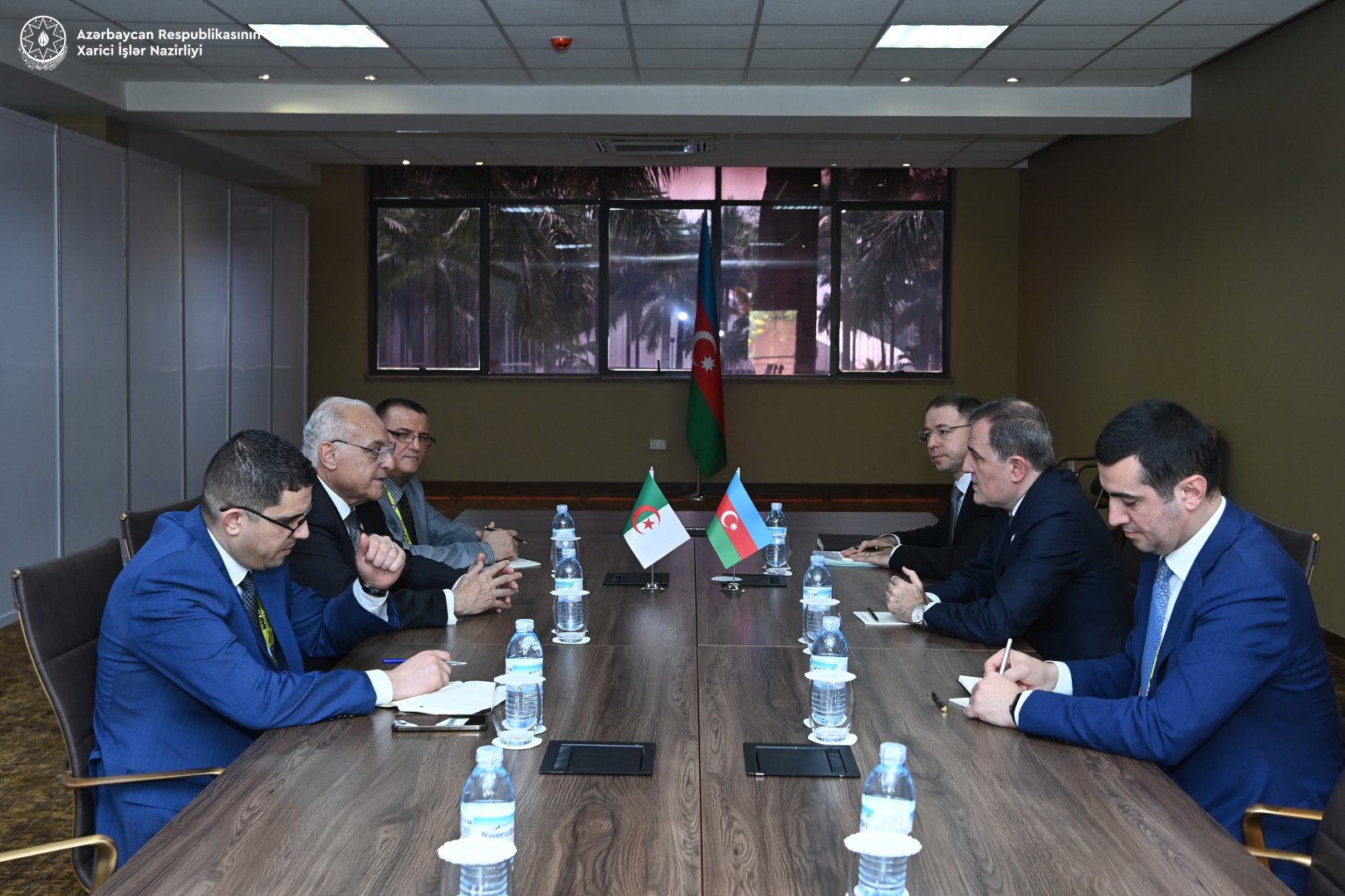 Azerbaijani and Algerian FMs discuss regional situation