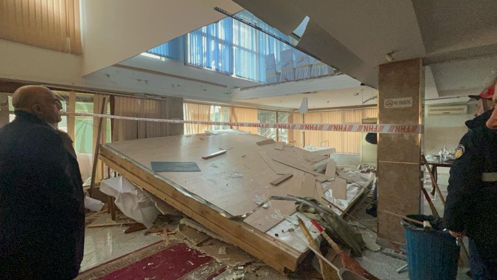 Прокуратура расследует факт обрушения потолка дома для церемоний в Баку