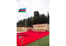 Руководство СГБ Азербайджана посетило Аллею шехидов (ФОТО)