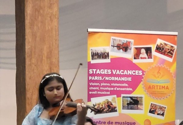 14-летняя азербайджанка выступила в церкви  Нотр-Дам-д’Эсперанс в Париже (ВИДЕО, ФОТО)