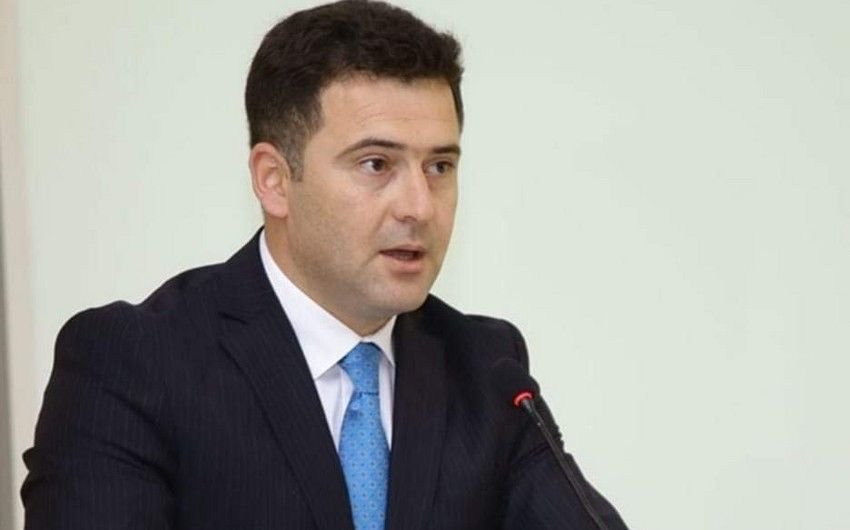 В Азербайджане за получение взятки арестован экс-глава регионального управления образования