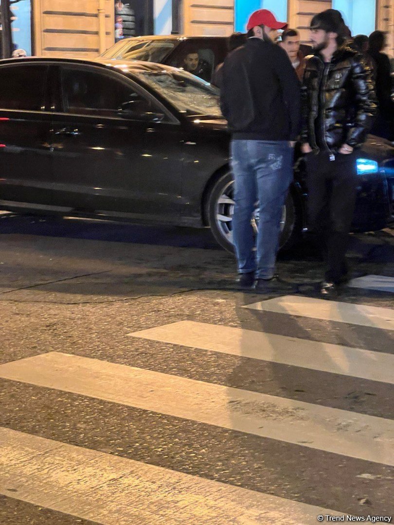 В Баку водитель автомобиля сбил пешехода (ФОТО)