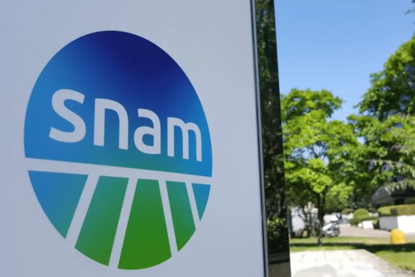 Snam S.p.A. issues 750M euro floating rate note to cut debt costs