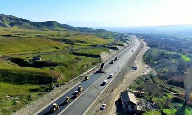 Завершена половина работ на дороге Худаферин-Губадлы-Лачин (ФОТО)