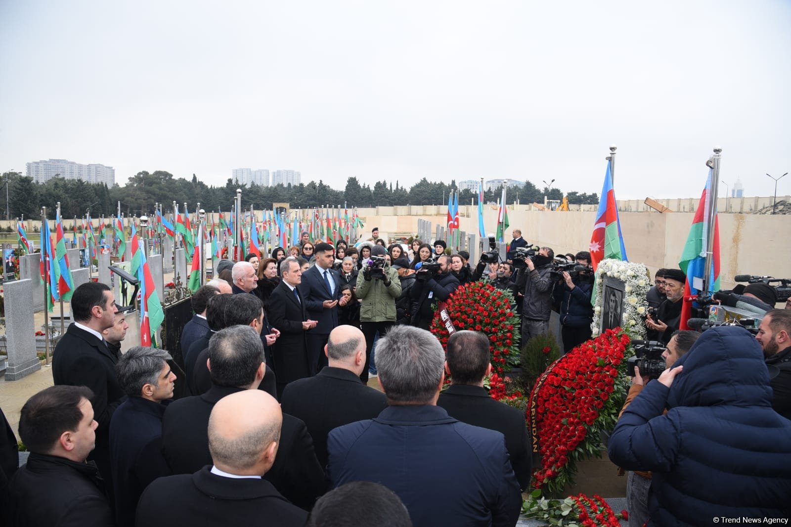 Azerbaijani Foreign Minister visits grave of martyr Orkhan Asgarov (PHOTO)