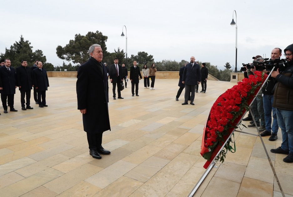 MP Akar attends grave of Great Leader Heydar Aliyev, Alley of Martyrs, Turkish Martyrs' Memorial (PHOTO)