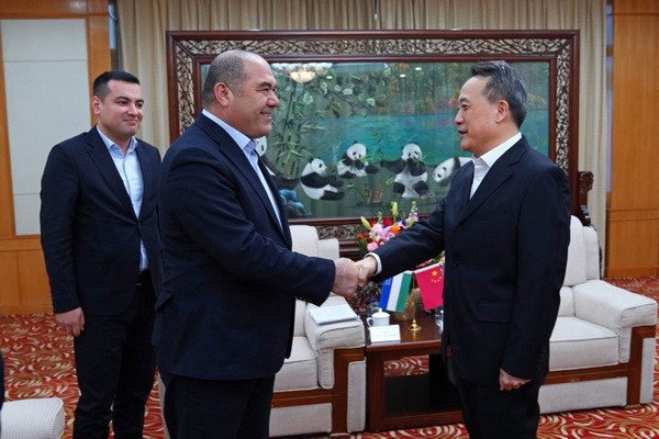 Tashkent, Beijing discuss three-way railroad construction