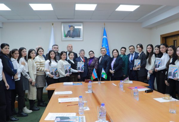 В Ташкенте состоялась презентация книги "100 мгновений жизни Гейдара Алиева" (ФОТО)