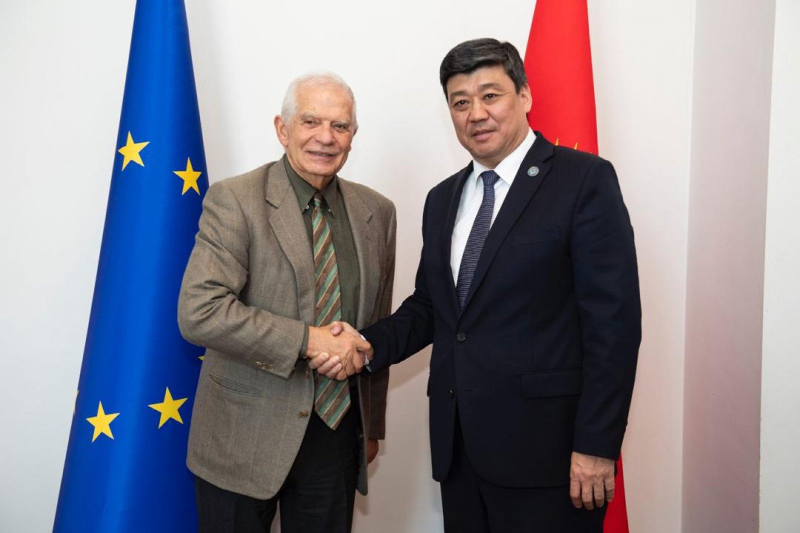 Kyrgyzstan, EU focus on developing transport links
