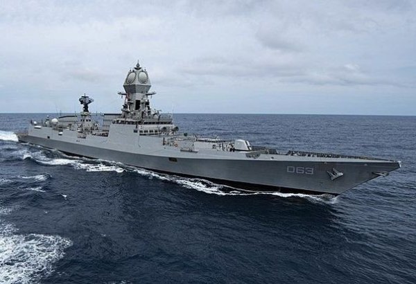 Корабль ВМС Индии освободил от пиратов иранское судно и 19 моряков