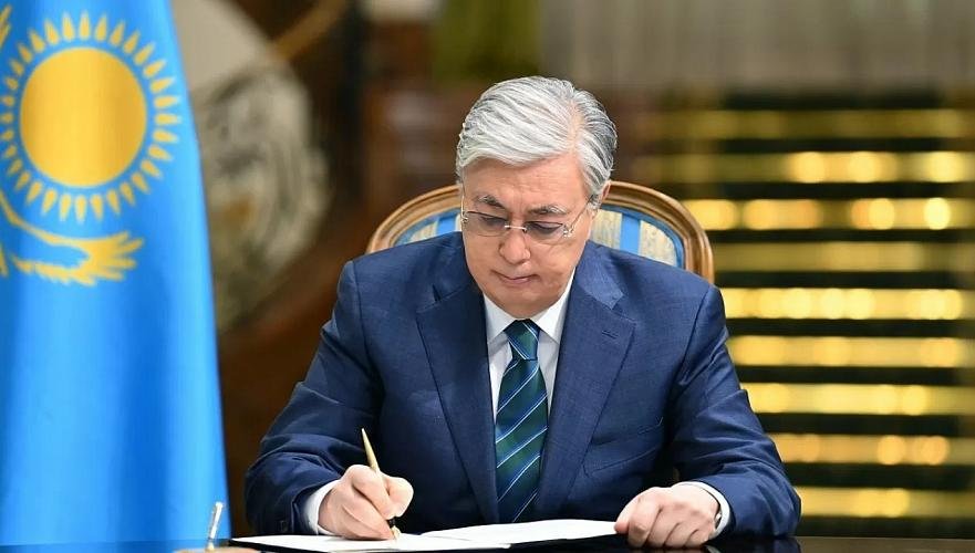 Qazaxıstan prezidenti rəqəmsal inkişaf nazirini vəzifəsindən azad edib