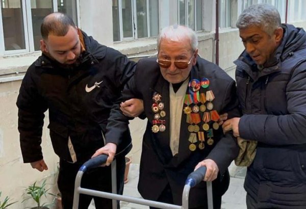 98-year-old resident of Azerbaijan's Khatai district of Baku enjoys right to vote (PHOTO/VIDEO)