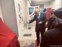 Министр науки и образования Азербайджана проголосовал на президентских выборах (ФОТО)