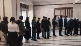 Residents of Azerbaijan's Yasamal district of Baku actively vote in presidential election (PHOTO)