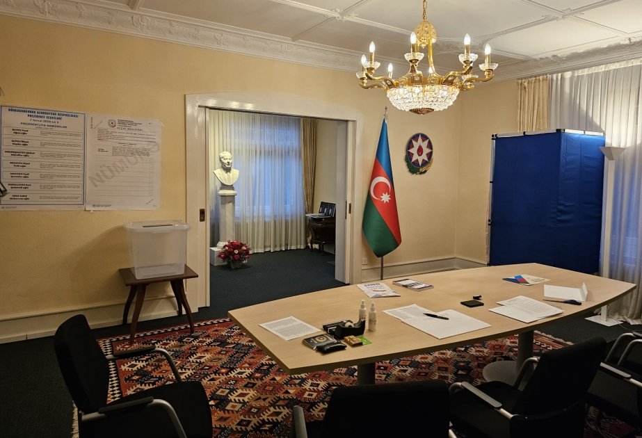 На избирательном участке в посольстве Азербайджана в Швейцарии продолжается голосование на президентских выборах