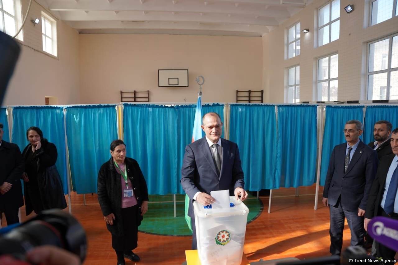 Presidential candidate Razi Nurullayev uses his vote in snap presidential election