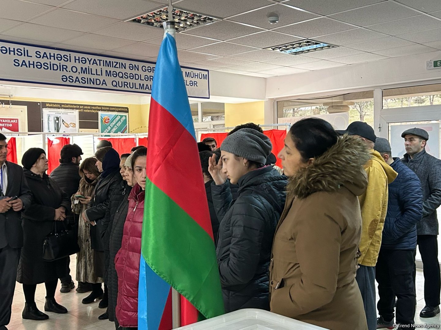Azerbaijan's Surakhani district sees influx of voters to polling stations (PHOTO)