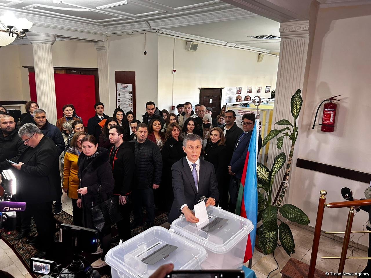 Независимый кандидат Захид Орудж проголосовал на президентских выборах в Азербайджане